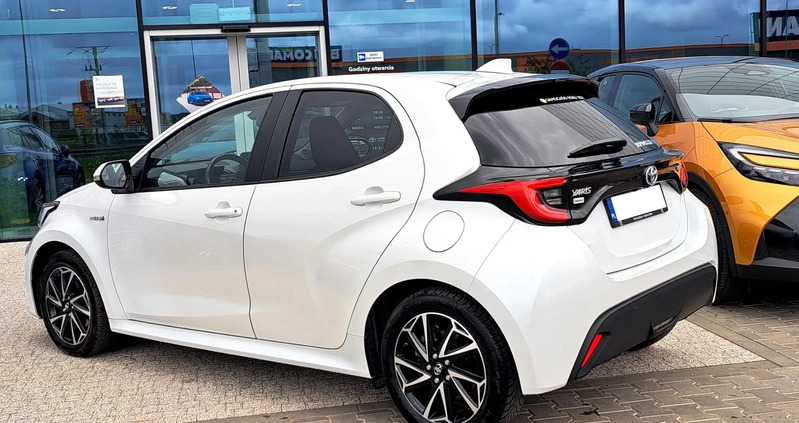 Toyota Yaris cena 84500 przebieg: 40700, rok produkcji 2021 z Poniatowa małe 154